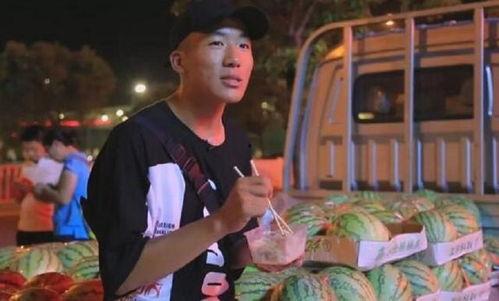 吃瓜少年朱小猪,吃瓜少年的成长日记