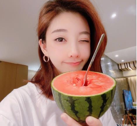 请粉丝吃瓜,一起品尝娱乐圈的“瓜果盛宴”